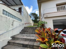 Casa com 05 dormitórios no bairro Primavera 