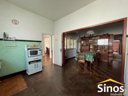 Casa com 05 dormitórios no bairro Primavera 