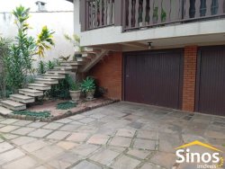 Casa com 04 dormitórios no bairro Ideal 