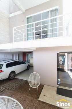 Casa com 03 dormitórios no bairro Ideal 