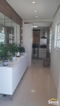 Casa com 03 dormitórios no bairro Jardim do Prado 