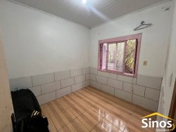 Casa com 02 dormitórios no bairro Lomba Grande 
