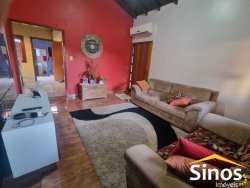 Casa com 02 dormitórios no bairro Lomba Grande 