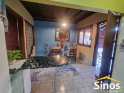 Casa com 02 dormitórios no bairro Lomba Grande 
