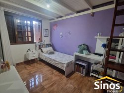 Casa com 02 dormitórios no bairro Lomba Grande 