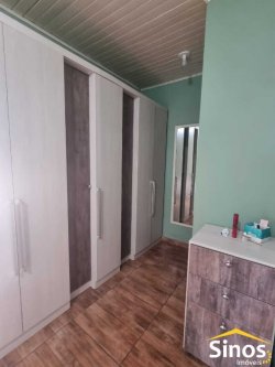 Casa com 02 dormitórios no bairro Lomba Grande 
