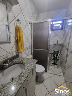 Casa com 02 dormitórios no bairro Lomba Grande 