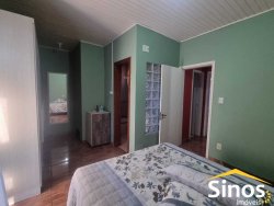 Casa com 02 dormitórios no bairro Lomba Grande 