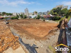 Terreno de esquina com 914m² no bairro Boa Vista 