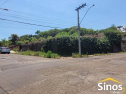 Terreno de esquina com 914m² no bairro Boa Vista 
