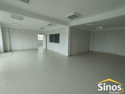 Prédio comercial com 860m² no bairro Ideal 