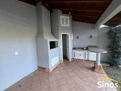 Casa com 03 dormitórios no bairro Hamburgo Velho 