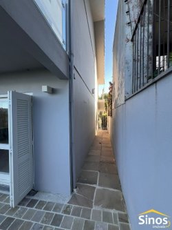 Casa com 03 dormitórios no bairro Hamburgo Velho 