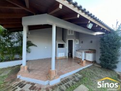 Casa com 03 dormitórios no bairro Hamburgo Velho 