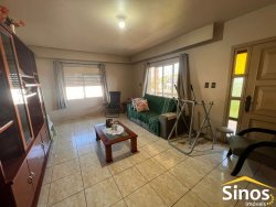 Casa com 04 dormitórios no bairro Boa Vista 