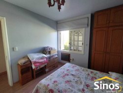 Sobrado com 04 dormitórios no bairro Ideal 