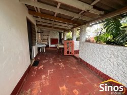 Casa com 05 dormitórios no bairro Boa Vista 