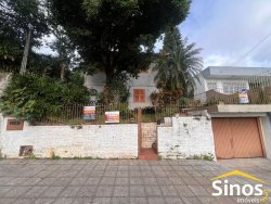 Casa com 05 dormitórios no bairro Boa Vista 