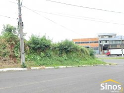 Terreno de esquina com 666,60m² no bairro Ideal 