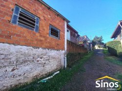 Terreno com casa e anexo no bairro Vila Diehl 