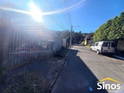 Terreno com casa e anexo no bairro Vila Diehl 