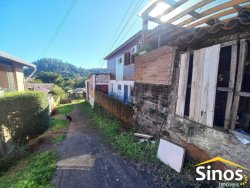 Terreno com casa e anexo no bairro Vila Diehl 