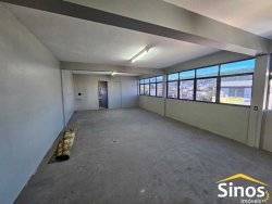 Pavilhão com 340m² para locação no bairro São José 