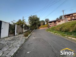 Casa com 03 dormitórios no bairro Boa Vista 