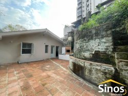 Casa com 03 dormitórios no bairro Vila Nova 