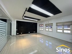 Prédio comercial com 383m² para locação no bairro Vila Rosa 