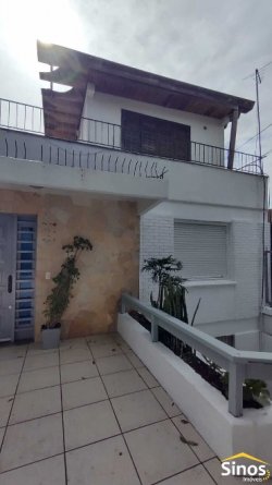 Casa com 05 dormitórios no bairro Ideal 