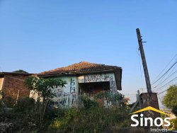 Terreno de esquina com sobrado no bairro Canudos 