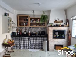 Casa com 02 dormitórios no bairro Rio Branco 