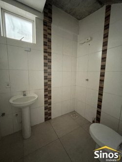 Sala comercial com 112m² para locação no Centro 