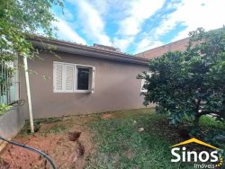 Casa com 02 dormitórios no bairro Lomba Grande 