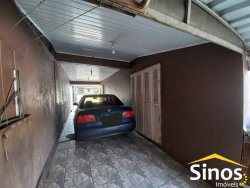 Casa com 02 dormitórios no bairro Lomba Grande 