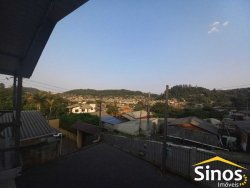 Casa com 03 dormitórios no bairro Vila Diehl 
