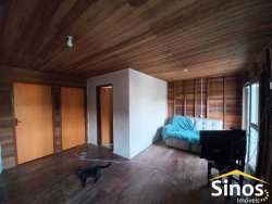 Casa com 03 dormitórios no bairro Vila Diehl 