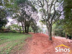 Terreno com 1571,20m² no centro de Lomba Grande 