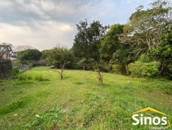 Terreno com 1571,20m² no centro de Lomba Grande 