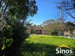 Terreno com 330m² no bairro Lomba Grande 