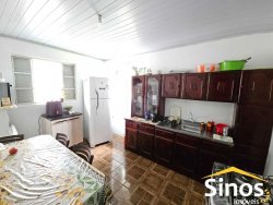 Casa com 03 dormitórios no bairro Rondônia 