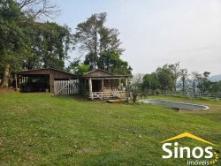 Sítio com 10.700m² no bairro Lomba Grande 