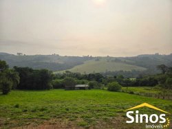 Sítio com 10.700m² no bairro Lomba Grande 