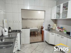 Casa com 03 dormitórios no Bairro Jardim Mauá 