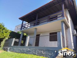 Casa com 03 dormitórios no Bairro Jardim Mauá 