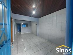 Casa com 03 dormitórios no bairro Canudos 