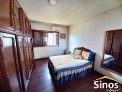 Casa com 03 dormitórios no bairro Hamburgo Velho 