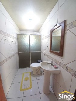 Casa com 03 dormitórios no bairro Hamburgo Velho 