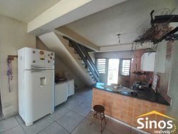 Casa com 03 dormitórios no bairro Hamburgo Velho 
